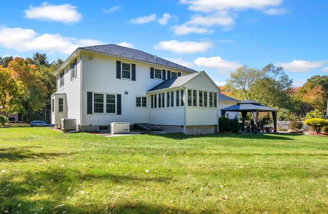 3 Natalie Cir, Franklin, MA 02038