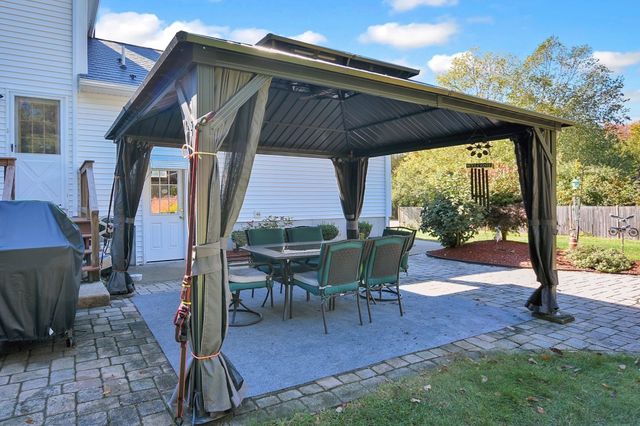 3 Natalie Cir, Franklin, MA 02038