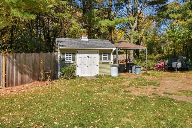3 Natalie Cir, Franklin, MA 02038