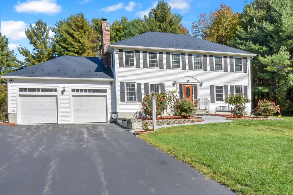 3 Natalie Cir, Franklin, MA 02038