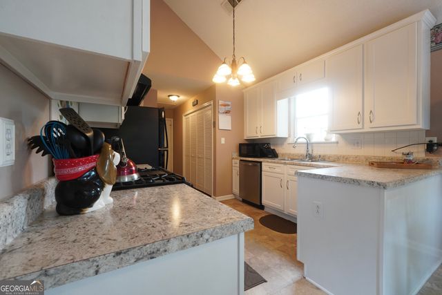 164 Lakepointe Court, Stockbridge, GA 30281