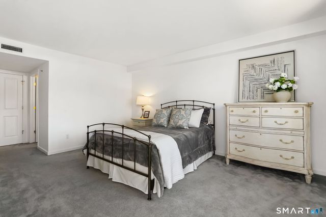 3250 Fairfield Avenue APT 302, Bridgeport, CT 06605