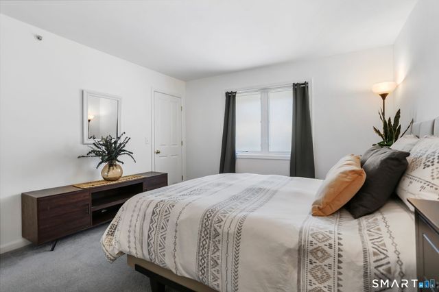 3250 Fairfield Avenue APT 302, Bridgeport, CT 06605