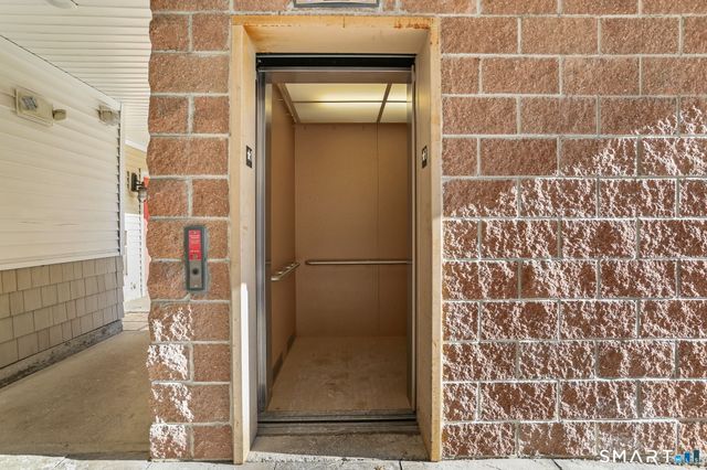 3250 Fairfield Avenue APT 302, Bridgeport, CT 06605