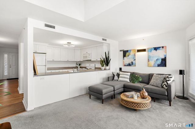 3250 Fairfield Avenue APT 302, Bridgeport, CT 06605