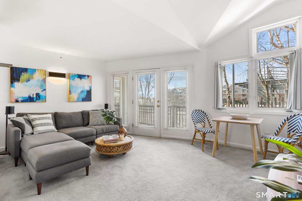 3250 Fairfield Avenue APT 302, Bridgeport, CT 06605