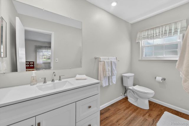 22797 Shadowpine Way, Novi, MI 48375