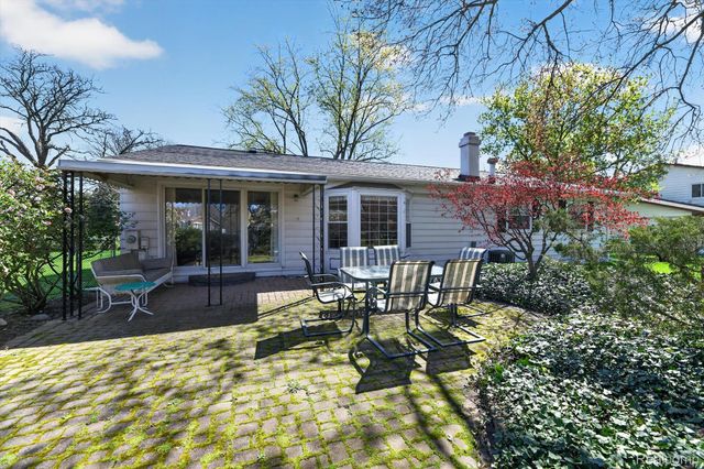 22797 Shadowpine Way, Novi, MI 48375