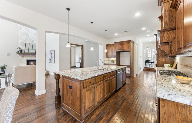 4664 Maverick Way, Carrollton, TX 75010