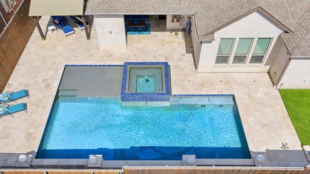 4664 Maverick Way, Carrollton, TX 75010