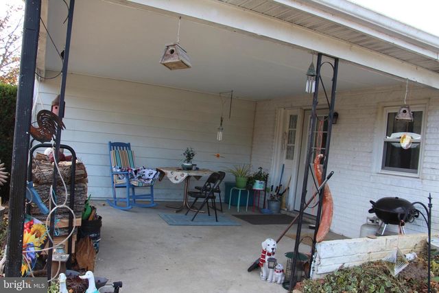 775 CORNER RD, Cabins, WV 26855