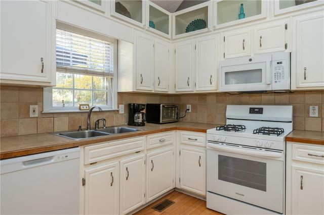 203 Brookhaven Place, Canton, GA 30114