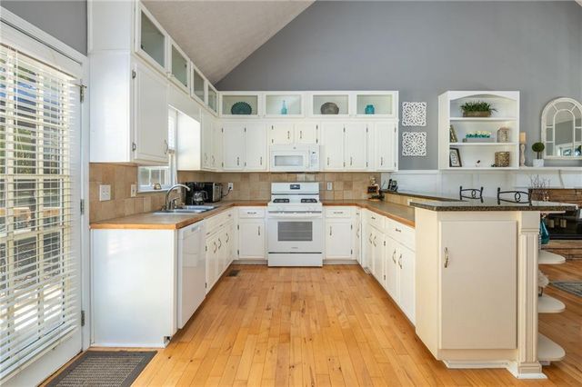 203 Brookhaven Place, Canton, GA 30114