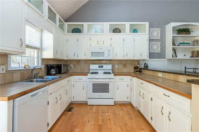 203 Brookhaven Place, Canton, GA 30114