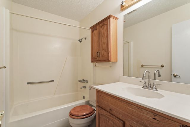 110 Wendy Dr, Whitehouse, TX 75791