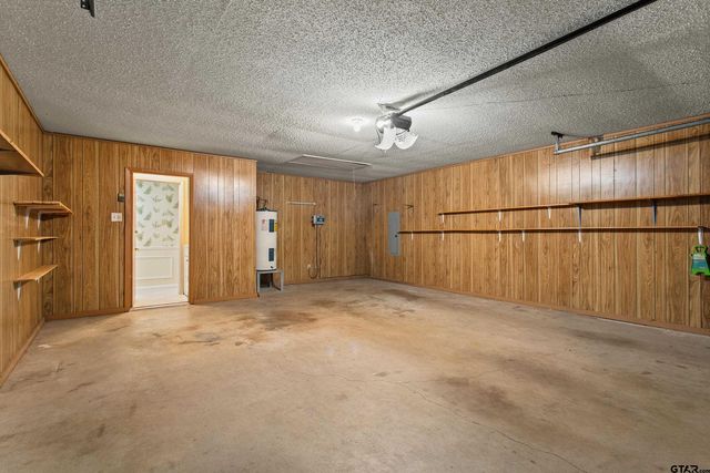 110 Wendy Dr, Whitehouse, TX 75791