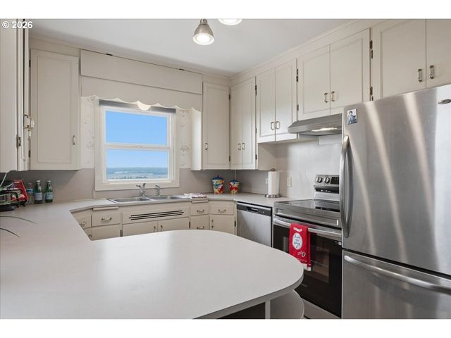 6807 CORREGIDOR Rd, Vancouver, WA 98664