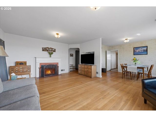 6807 CORREGIDOR Rd, Vancouver, WA 98664
