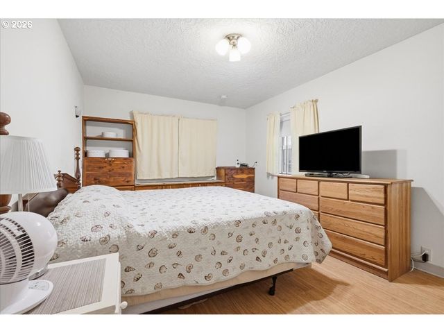 6807 CORREGIDOR Rd, Vancouver, WA 98664