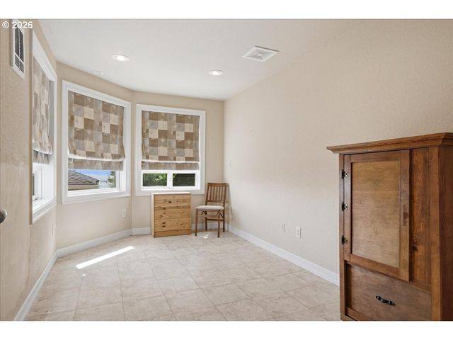 6807 CORREGIDOR Rd, Vancouver, WA 98664