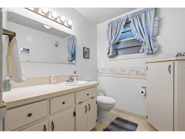 6807 CORREGIDOR Rd, Vancouver, WA 98664