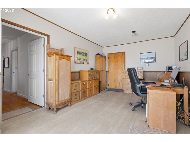 6807 CORREGIDOR Rd, Vancouver, WA 98664