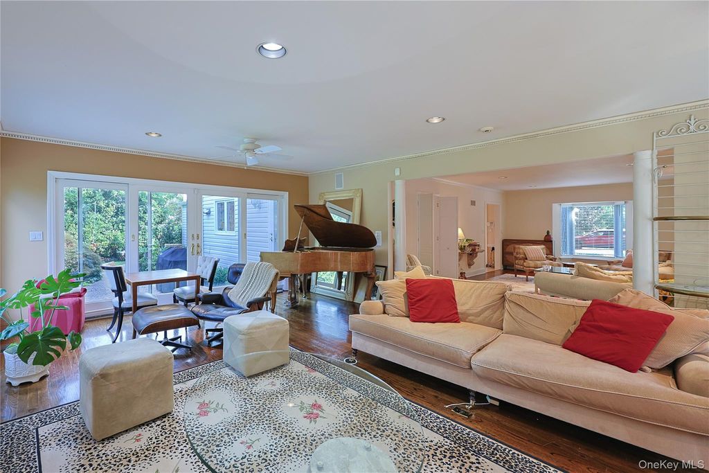 30 Old Field Lane, Great Neck, NY 11020 — photo 3