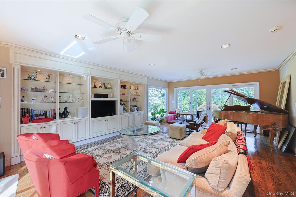 30 Old Field Lane, Great Neck, NY 11020 — photo 4