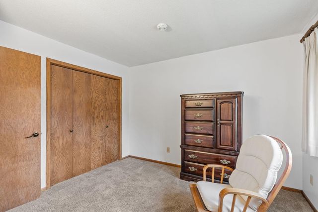 1964 Timber Wolf Trail N, Eagan, MN 55122