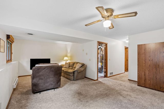1964 Timber Wolf Trail N, Eagan, MN 55122