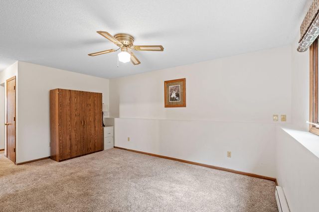 1964 Timber Wolf Trail N, Eagan, MN 55122