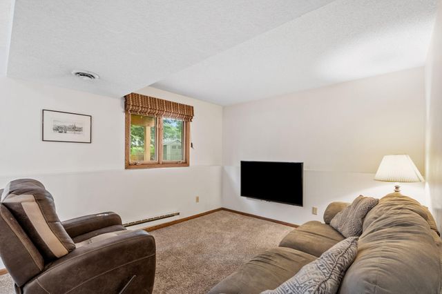 1964 Timber Wolf Trail N, Eagan, MN 55122
