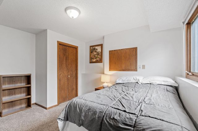 1964 Timber Wolf Trail N, Eagan, MN 55122
