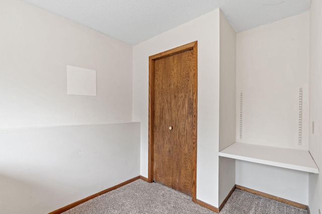 1964 Timber Wolf Trail N, Eagan, MN 55122