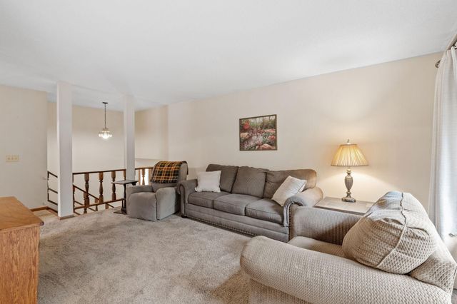 1964 Timber Wolf Trail N, Eagan, MN 55122