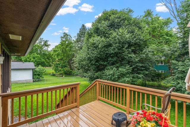1964 Timber Wolf Trail N, Eagan, MN 55122
