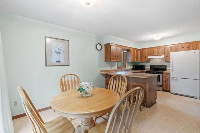 1964 Timber Wolf Trail N, Eagan, MN 55122