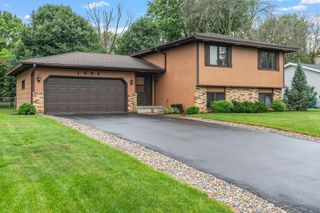 1964 Timber Wolf Trail N, Eagan, MN 55122