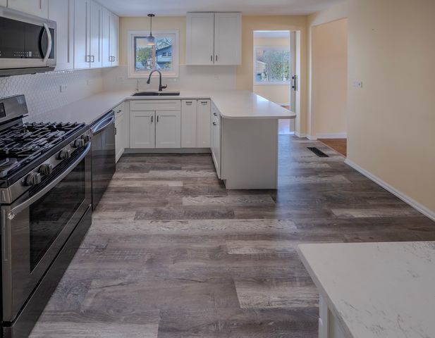 630 Clover Lane, Schaumburg, IL 60193