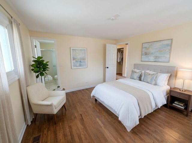 630 Clover Lane, Schaumburg, IL 60193