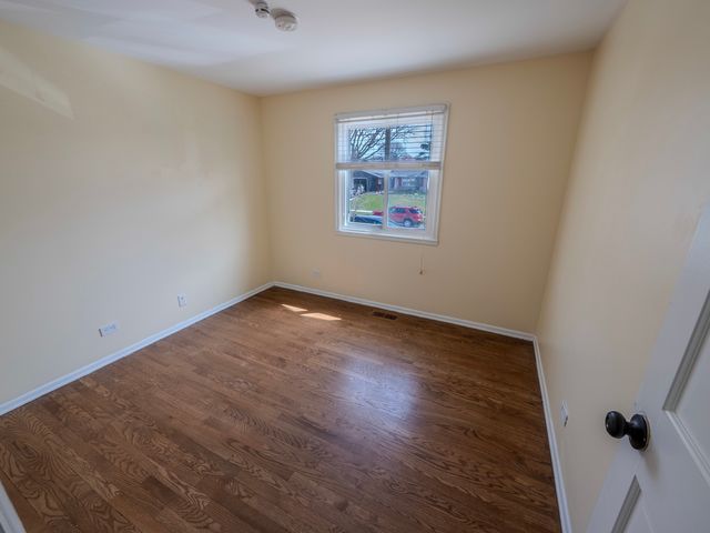 630 Clover Lane, Schaumburg, IL 60193