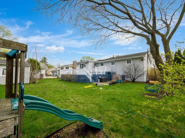 630 Clover Lane, Schaumburg, IL 60193