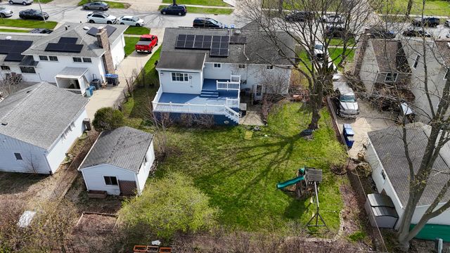 630 Clover Lane, Schaumburg, IL 60193