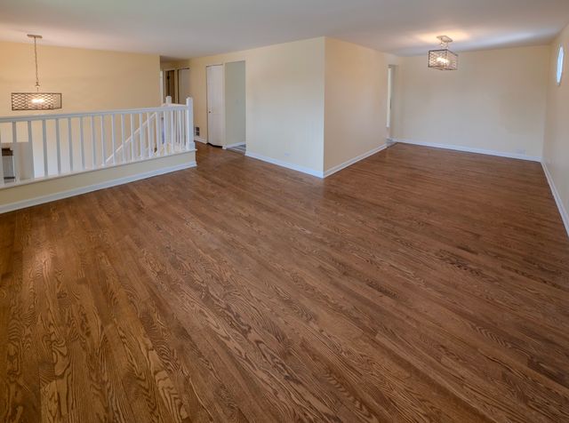 630 Clover Lane, Schaumburg, IL 60193