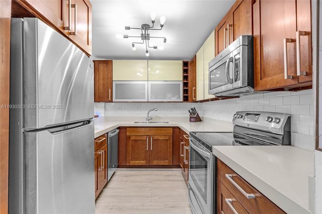 5845 Collins Ave 201, Miami Beach, FL 33140