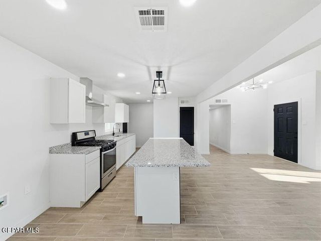 351 Mosher Way, Socorro, TX 79927