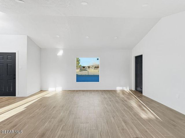 351 Mosher Way, Socorro, TX 79927