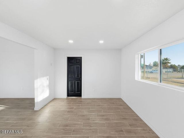 351 Mosher Way, Socorro, TX 79927