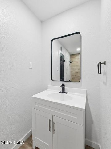 351 Mosher Way, Socorro, TX 79927