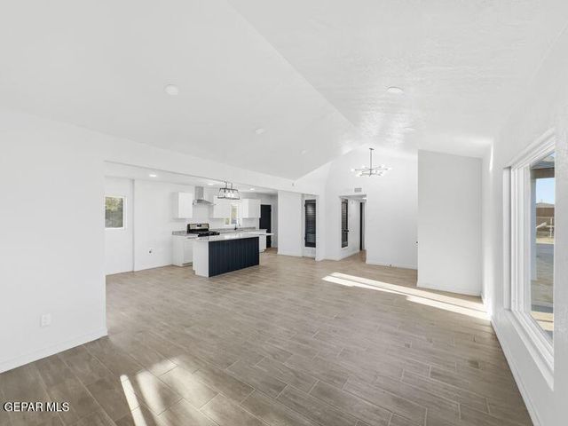 351 Mosher Way, Socorro, TX 79927